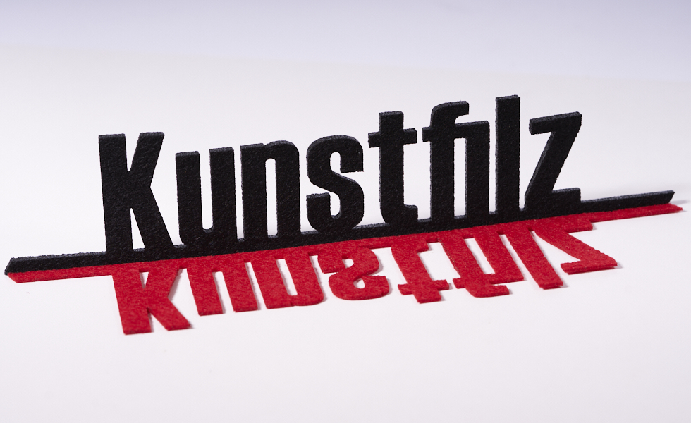 Schriftzug aus Kunstfilz - Laserschnitt