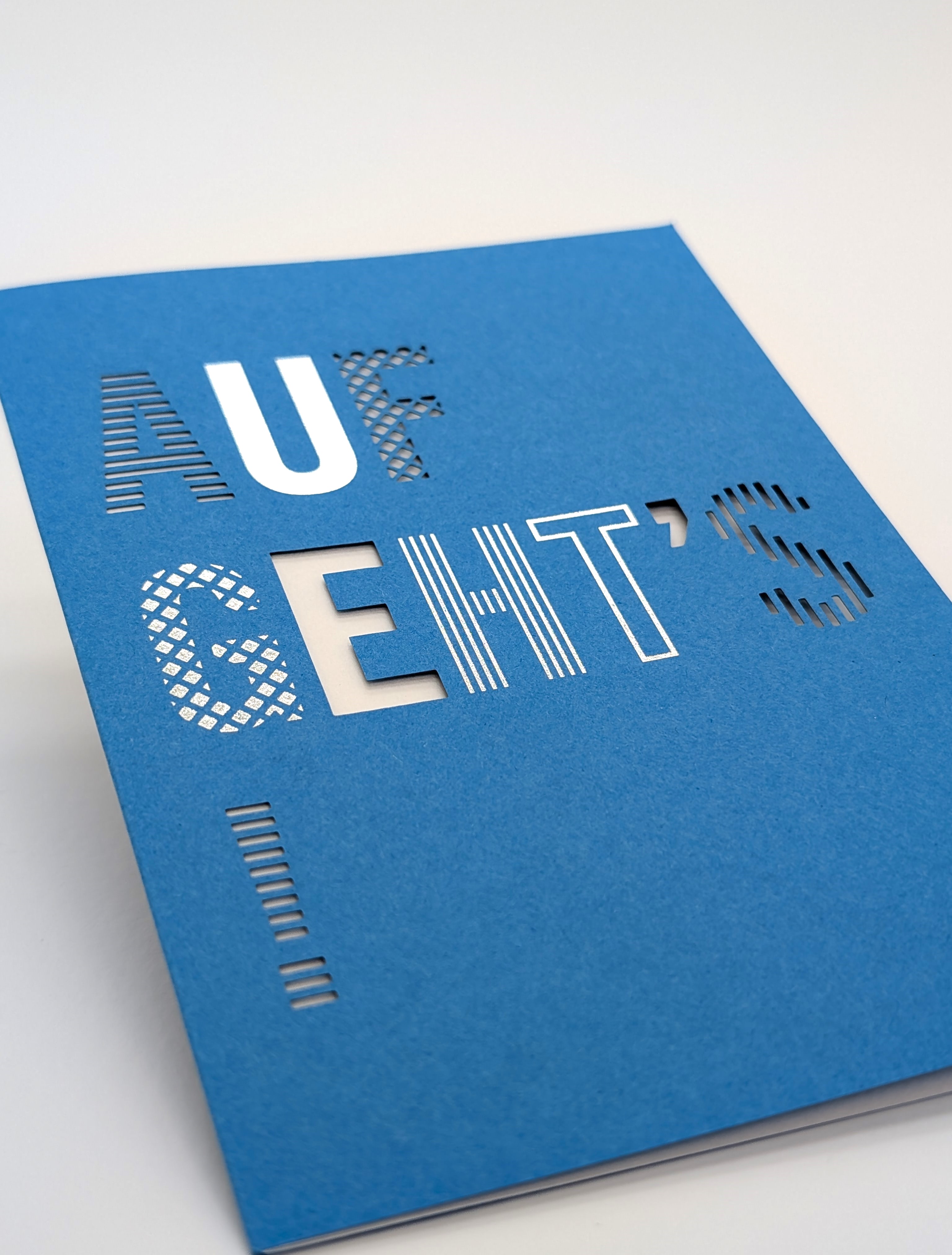 Grußkarte mit Heißprägung und Lasercut