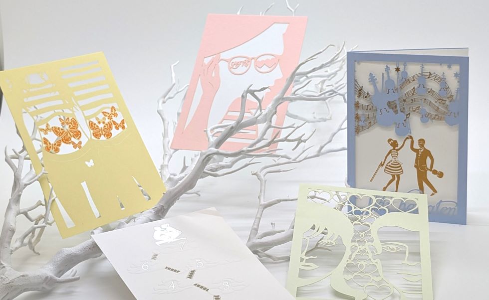 Kartenserie mit Lasercut, Heißprägung, Buchdruck und Blindprägung