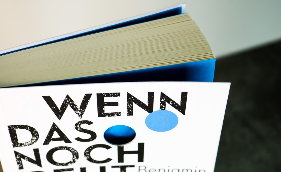 Buchveredelung - Kreisstanzung in Buchdecke