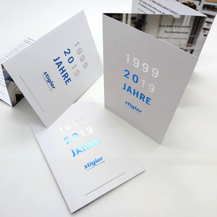 FLYER & FOLDER