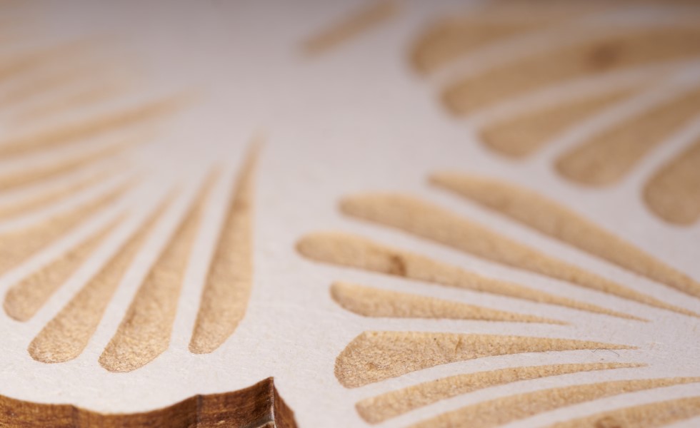 Lasergravur schafft Haptik - Material: Holzpappe